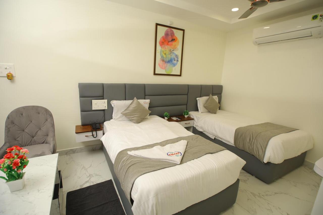 Radha Rani Residency Hotel Khammam Екстериор снимка
